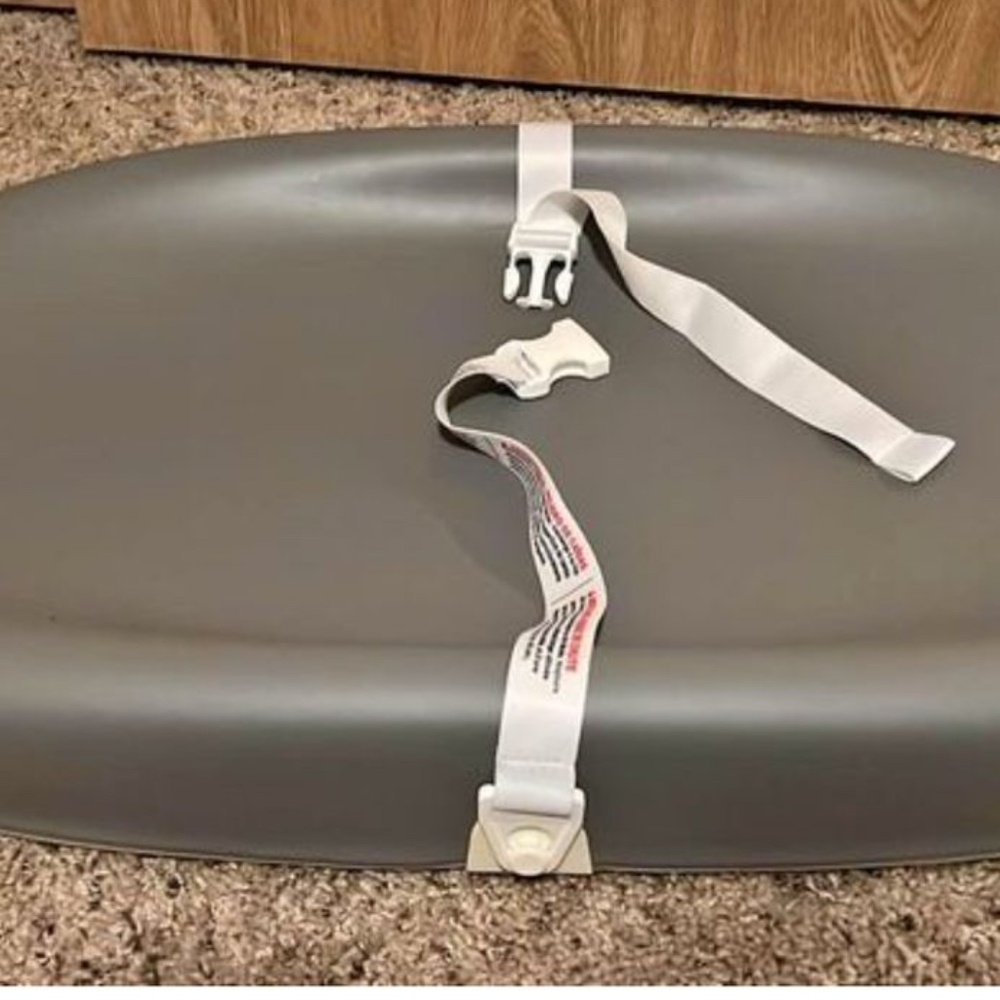 Hatch scale and changing pad